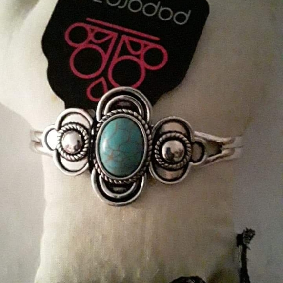 Bracelets - Picture 7 of 10